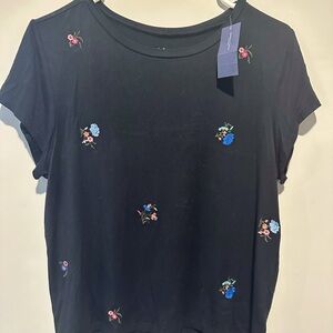 AE black floral T-shirt